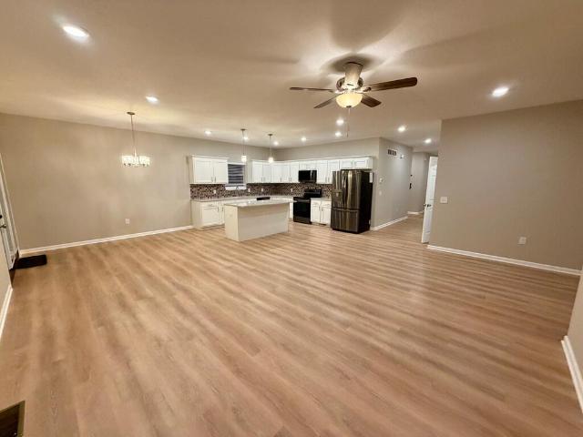 1302 E Northtown Road