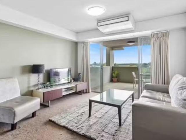 1302 Lindfield Road, Helensvale, QLD 4212