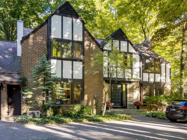 1302 Peninsula Drive