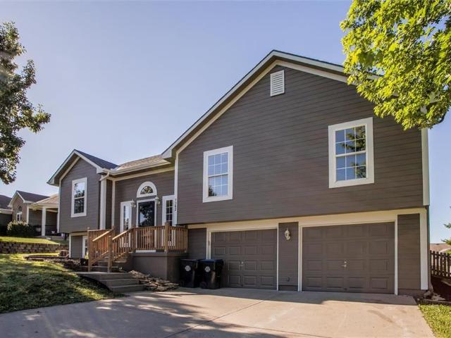 1302 Ridge Tree Lane