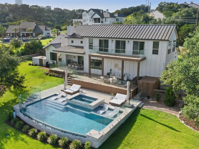 1302 Sparrow Ln