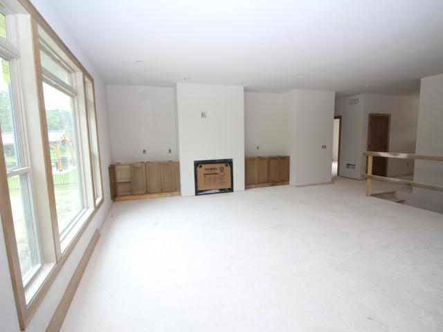 1302 W Kiddle Ln