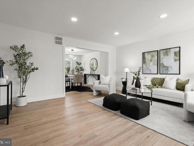 1302 Woodbourne Avenue