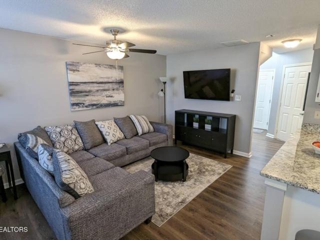 1303 Mountain Meadows Way