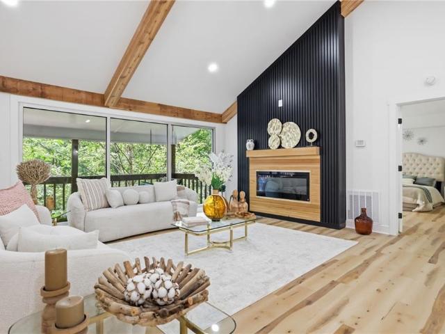 130 Council Oak Loop