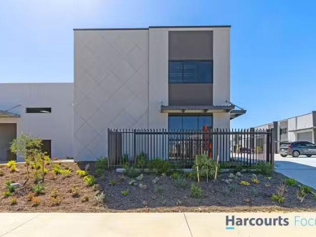 1/30 Deviation Way, NEERABUP, WA 6031 Industrial/Warehouse f.
