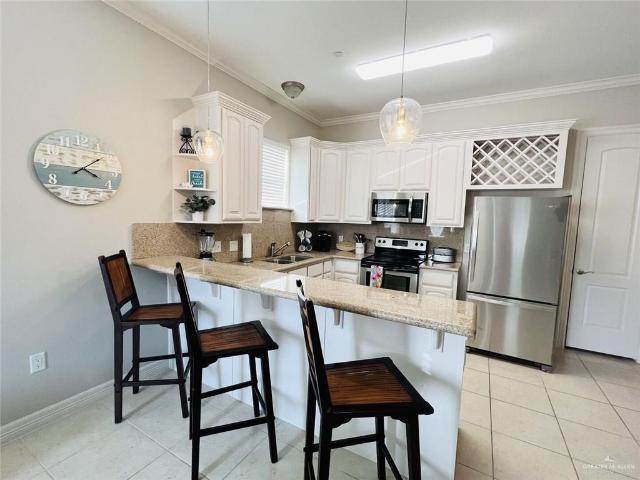 130 E Retama Street 3