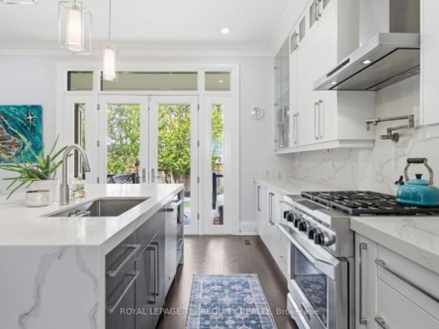 130 Edgecroft Road, Toronto, ON, M8Z 2C3 house for sale | Listing ID W13744 | Royal LePage