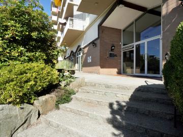 130 Keith Road, West, North Vancouver, BC V7M 1L5 MetCap Living
