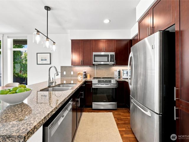 130 Harbor Square Loop NE # H1