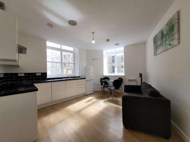 130 Sunbridge Road, City Centre, Bradford BD1, 2 bed flat to rent, £600 pcm | PrimeLocation