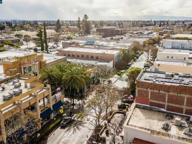 1315 A St 206
