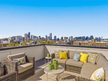 1315 E Denny Way