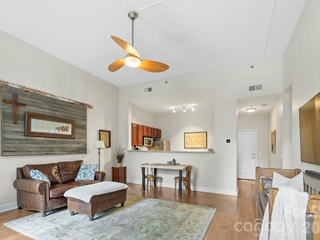 1315 East Boulevard # 203