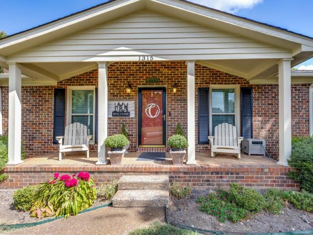 1315 Jewell Dr