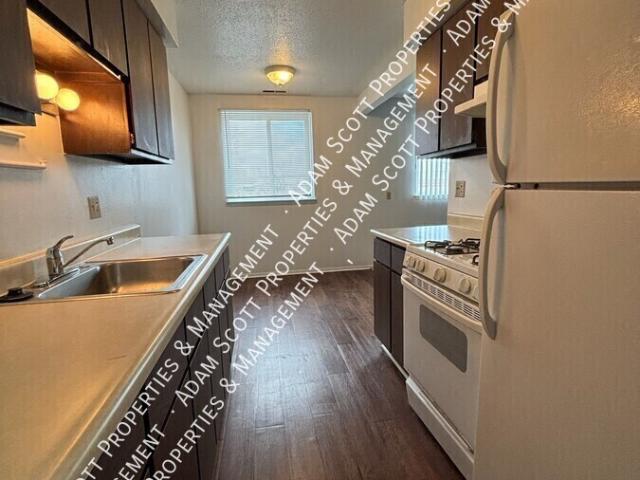 1316 Southwestern Dr, 2 beds, 1 full and 1 half bath