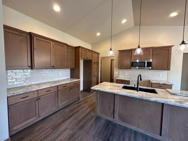 1316 w thorn creek drive