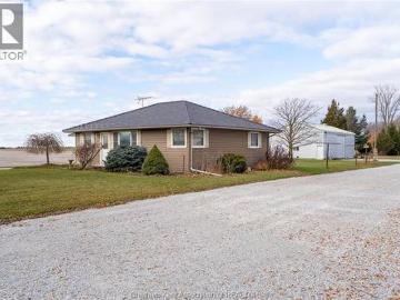 House for sale in Essex, Ontario - Patio