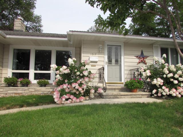 1317 Beach Place