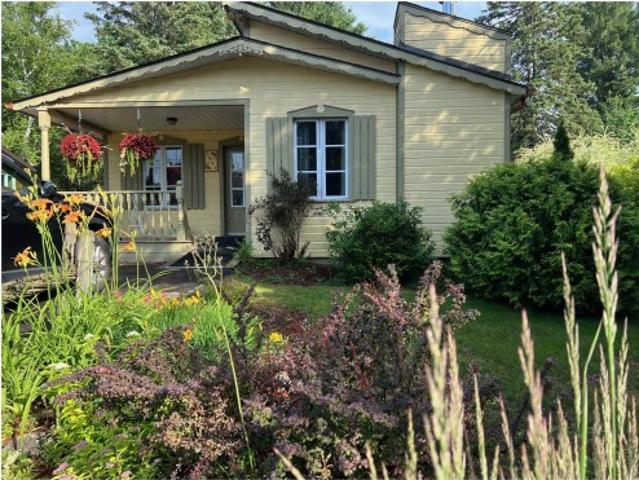 1317 Rue Le Villageois, Val David, QC, J0T 2N0 house for sale | Listing ID 20727 | Royal LePage