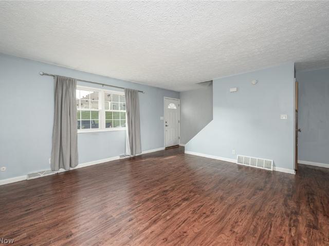 1317 Sandelwood Oval