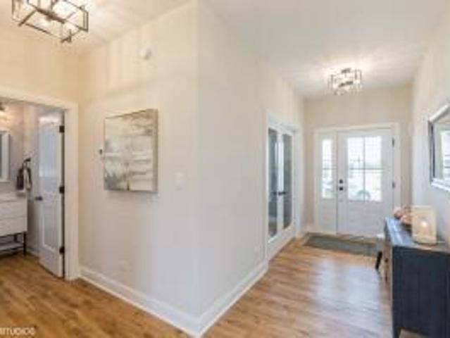 1317 W 77th Place