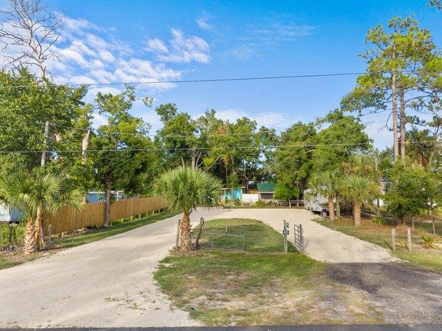 1318 NE Highway 51, Steinhatchee, FL 32359