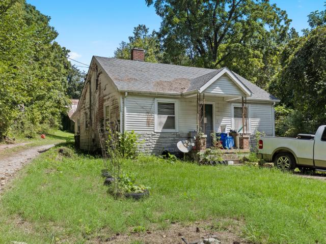 1318 Old Clarksville Pike