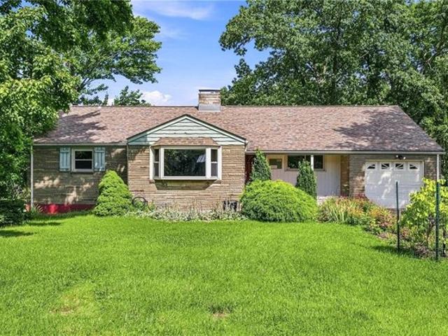 1318 Ridgewood Dr, Allison Park, PA 15101