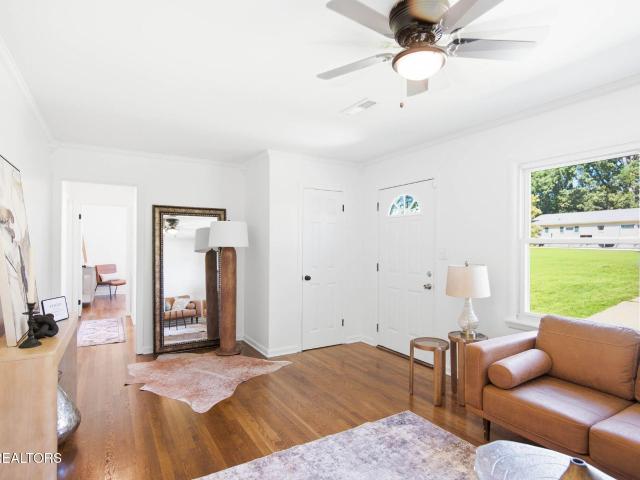 1319 Pandora Rd