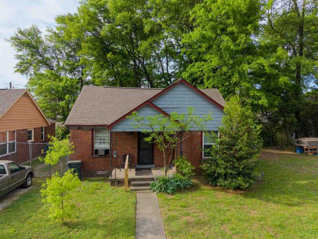 1319 peach ave