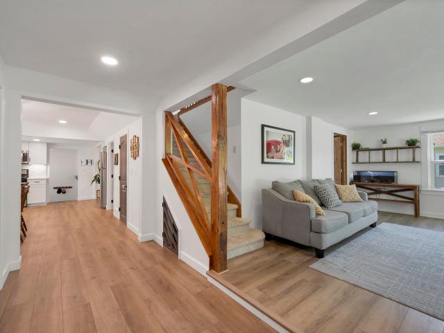 1319 riverside drive