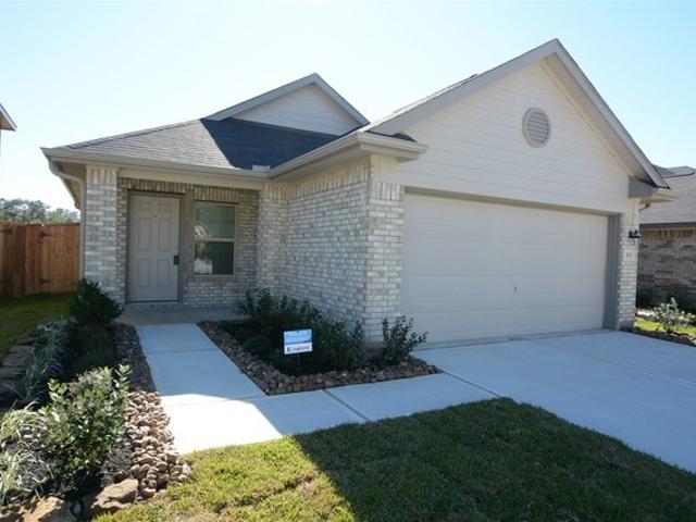 1319 Winding Willow Dr, Pinehurst, TX 77362