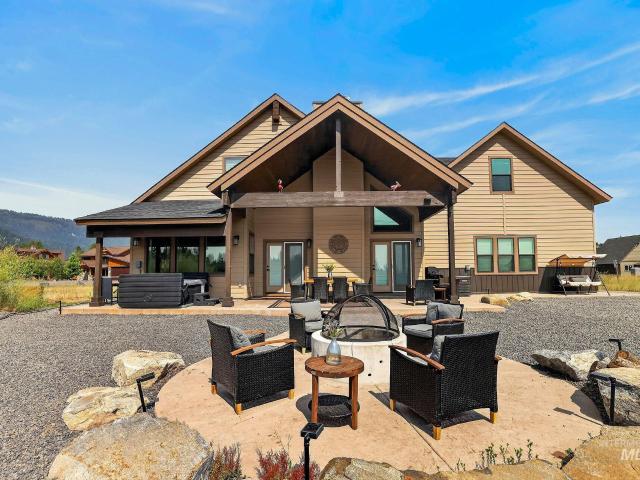 13102 Hawks Bay