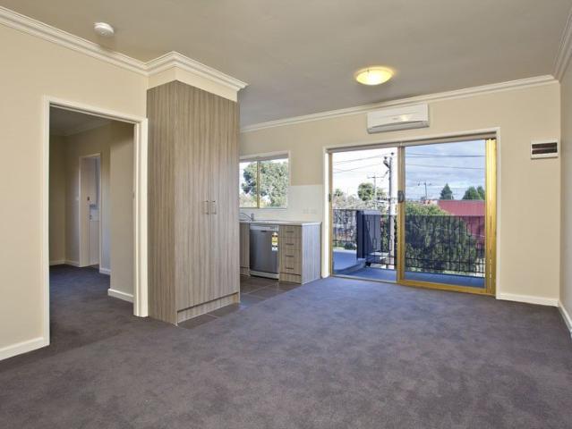 13/106 Glass Street, Essendon