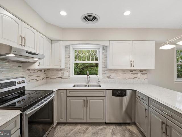 13106 Parkridge Circle