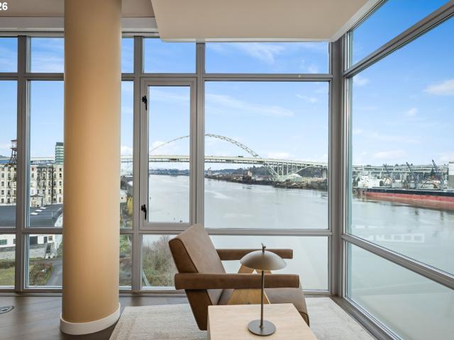1310 nw naito pkwy # 901