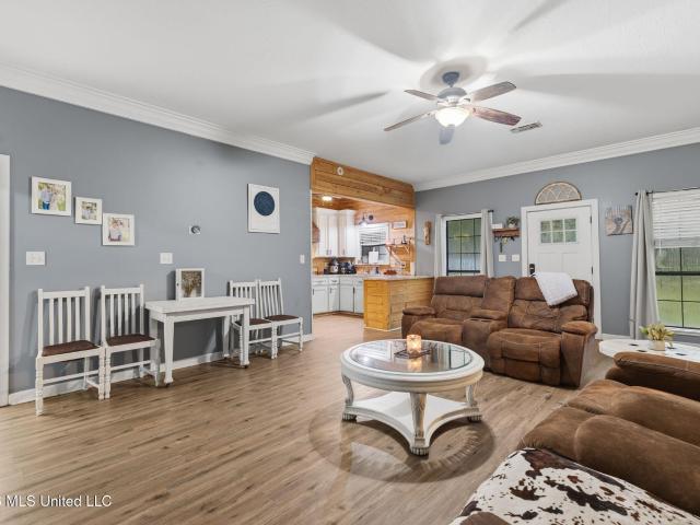 1310 W Border Avenue