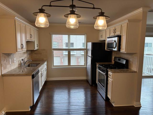 13113 Woodridge Circle # 7