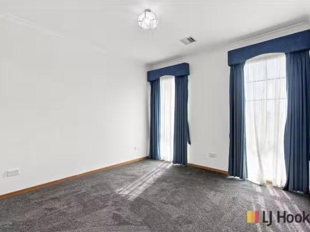 13/11 Flack Street, Holt Townhouse for rent Listed by Amaya M.