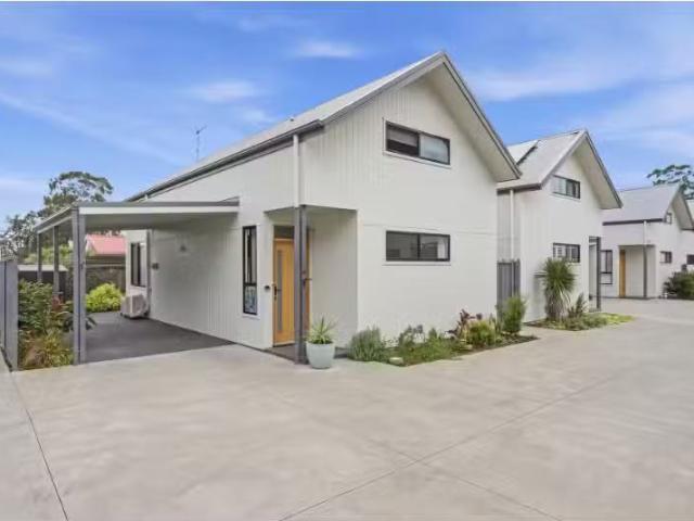 13/11 Kemp Street, Port Macquarie Townhouse for rent Listed b.