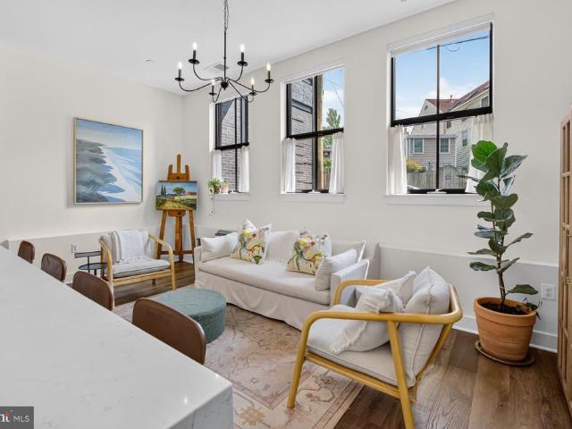 1312 King Street # 103