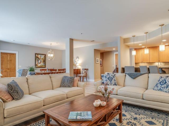 13130 Watertown Plank Rd, Unit 101