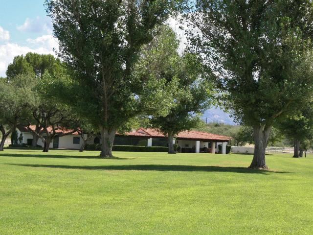 131 2 Amado Montosa Road