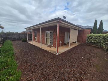 Melton, Victoria - Parking, Equipped kitchen