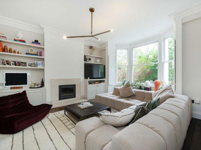 131 Brecknock Road, London, N19 5BA, United Kingdom | 4 bed house for rent #136169682 | Rentberry