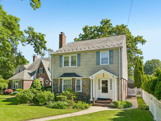 131 Floral Parkway