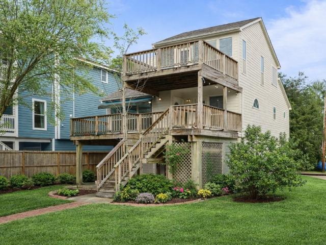 131 Oak Rd, Clear Lake Shores, TX 77565 | MLS #97340