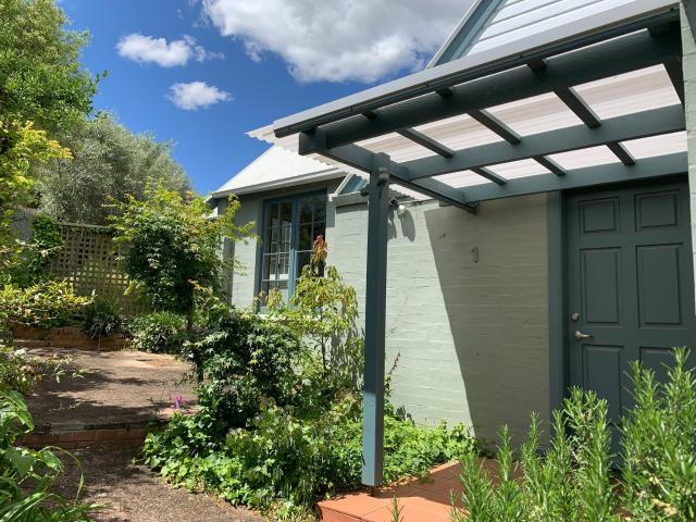 1/31 Laurence AvenueArmidale NSW 2350, Australia