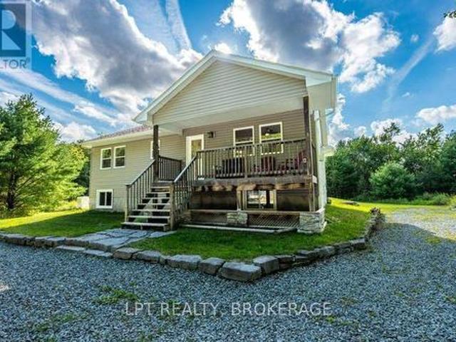 131 Leisure Point Road, Rideau Lakes, ON, K0G 1X0 house for sale | Listing ID X13721 | Royal LePage